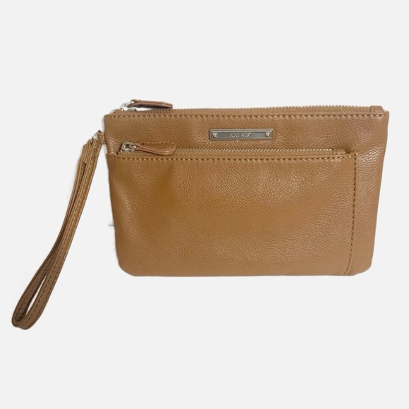 Nine West Faux Leather Wristlet Fully Line in Tan Print Studded Logo Plate Brown - Picture 1 of 13
